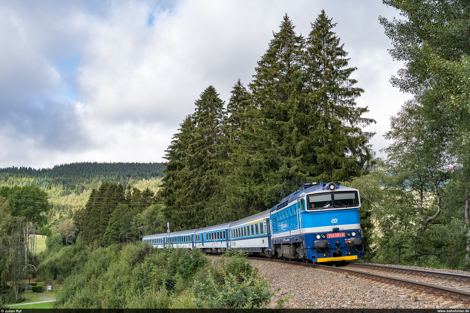 ČD 754 081 / Železná Ruda, 1. September 2026<br>
R Praha hl. n. - Železná Ruda-Alžbětín