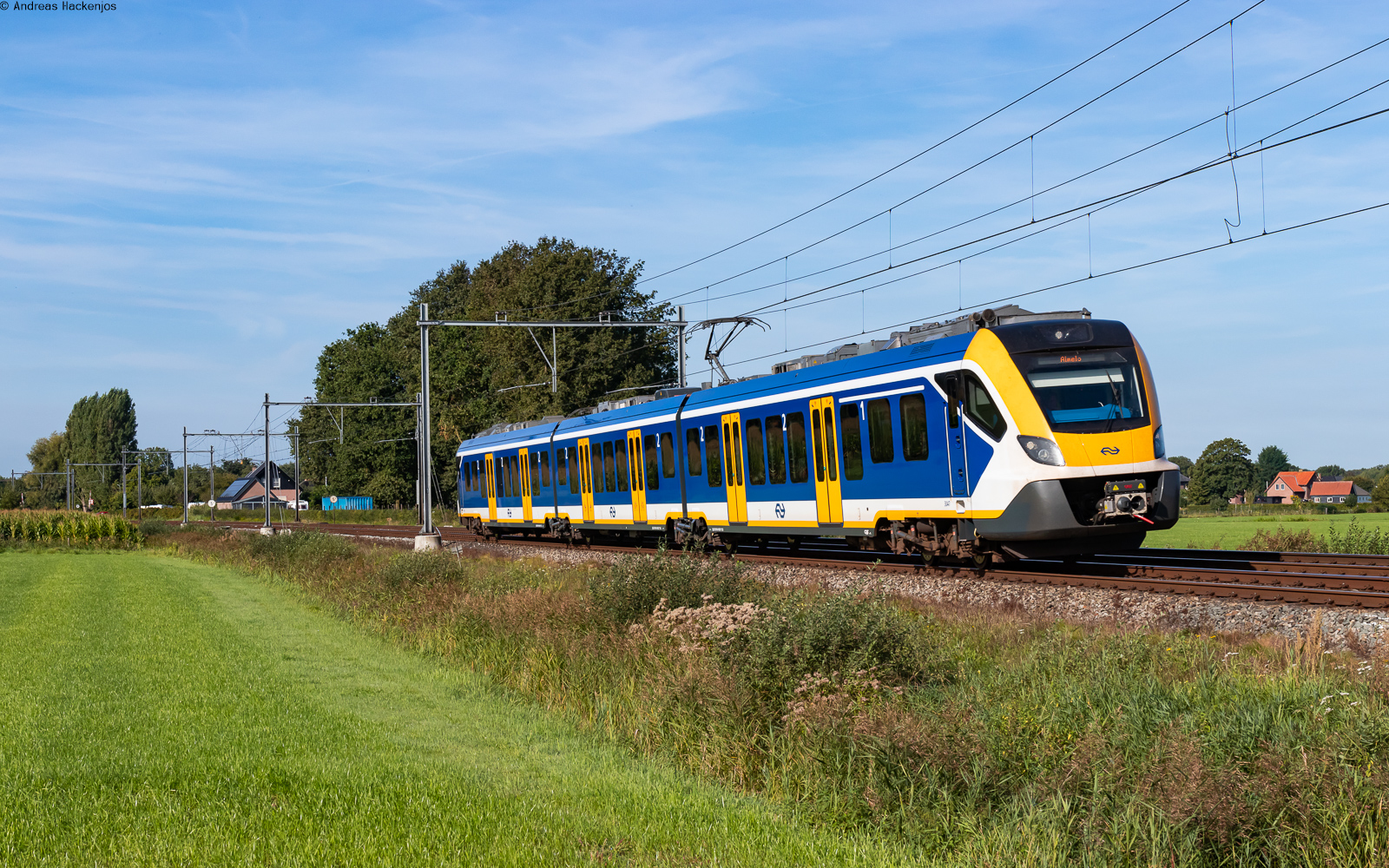 3047 als RE 7031 (Apeldoorn - Almelo) bei Teuge 14.9.23