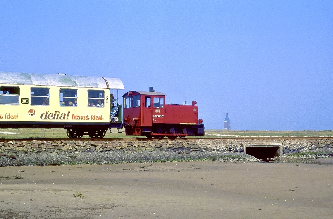 329 503 verlässt den Anleger Wangerooge in Richtung Stadt, 20.05.1989.