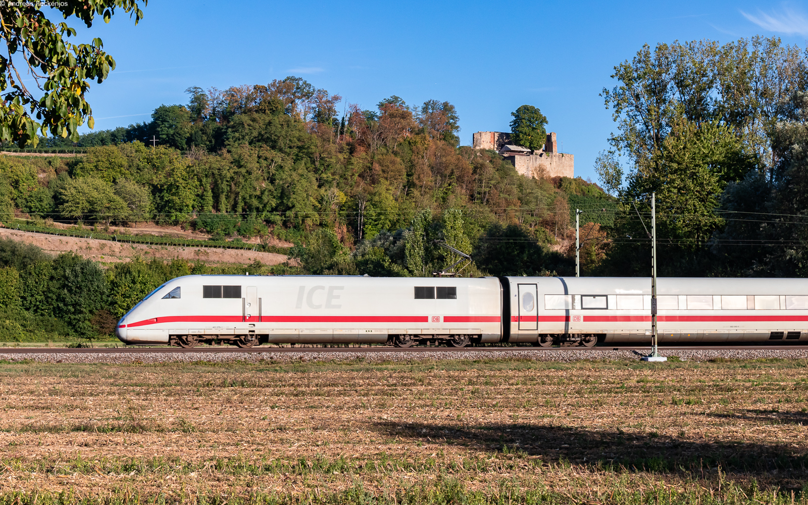 401 078 als ICE 2870 (Basel SBB - Hamburg Hbf) bei Riegel 23.9.26. Ersatzzug f�r ICE 70.