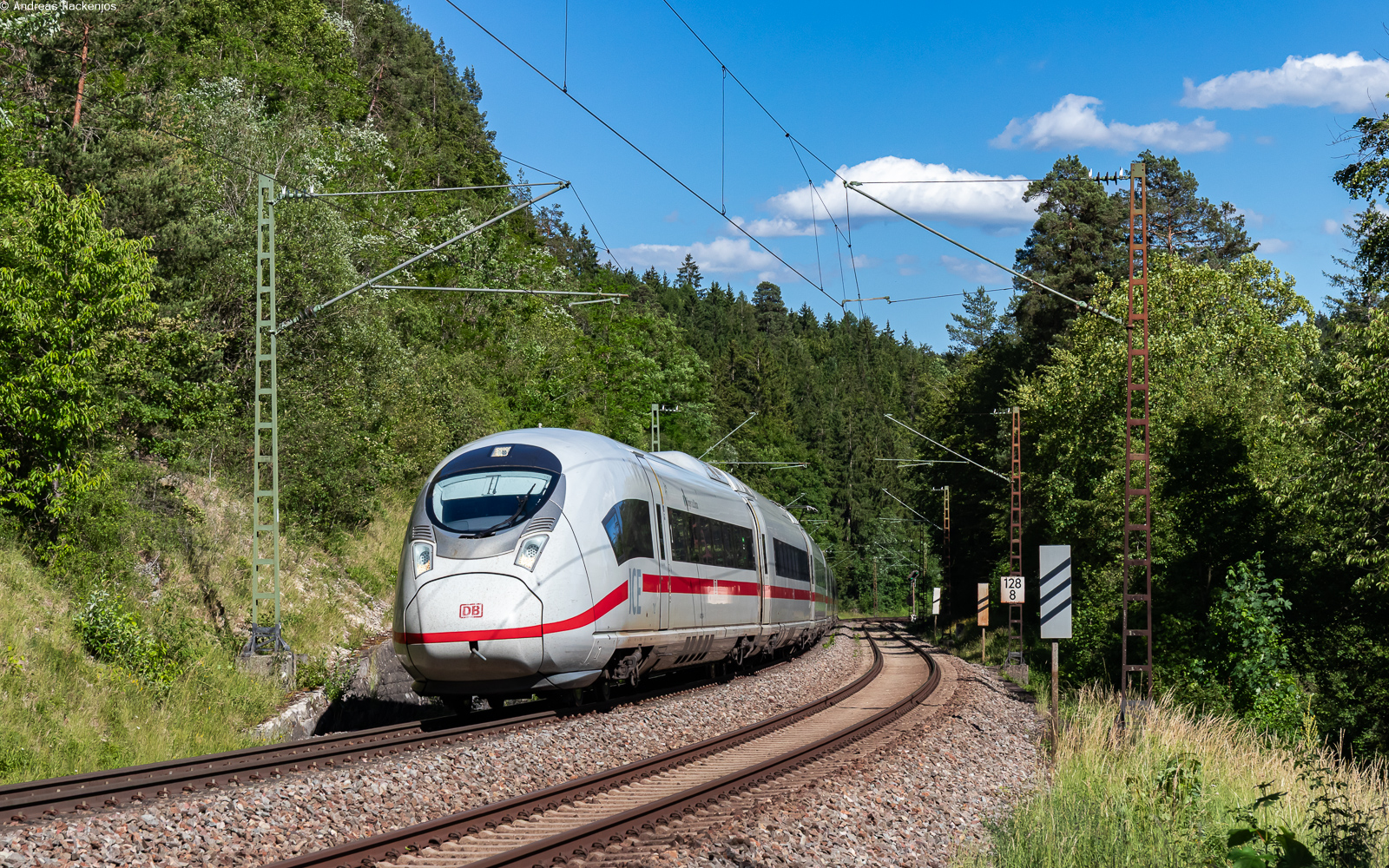 407 012  Dillingen a.d. Donau   als ICE 902  Schwarzwald  (Konstanz - K�ln Hbf) bei Talm�hle 14.6.26
