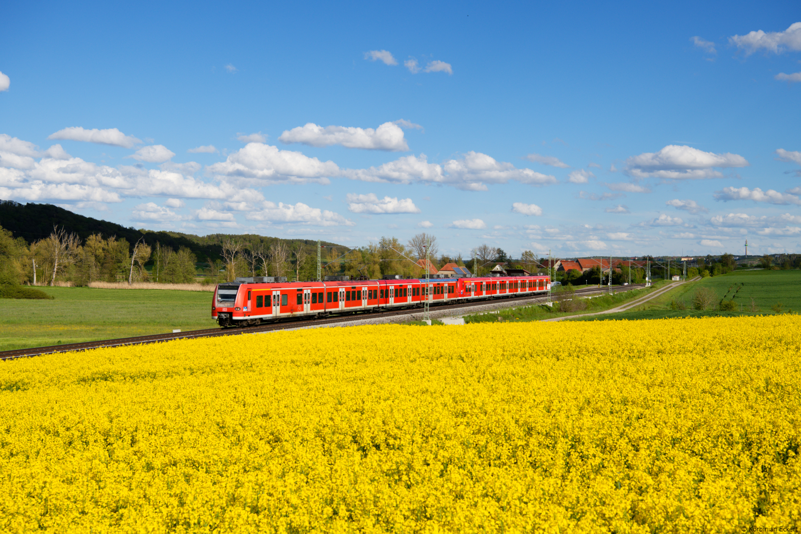 425 048 DB Regio als RB 58126 (Treuchtlingen - Würzburg Hbf) bei Lehrberg, 22.05.2021