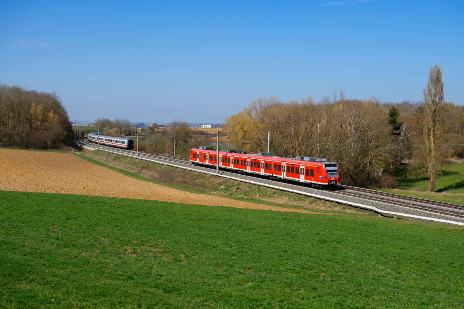 425 126 DB Regio als RB 58119 (Würzburg Hbf - Treuchtlingen) bei Uffenheim, 31.03.2021