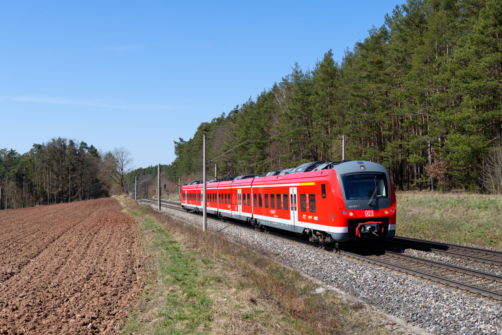 440 005 DB Regio als RE 58217 (Wrzburg Hbf - Nrnberg Hbf) bei Hagenbchach, 30.03.2021