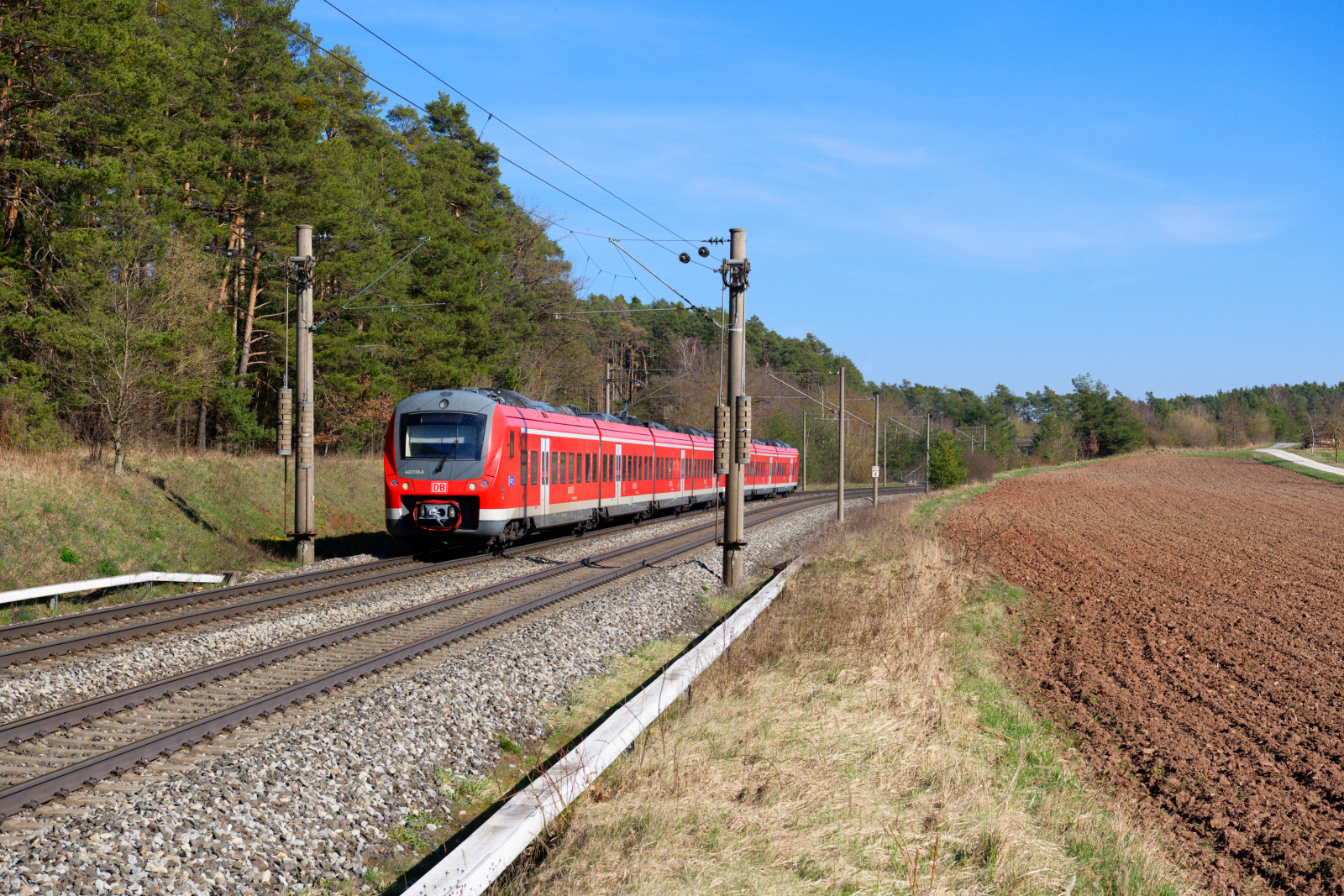 440 038 DB Regio als RE 58224 (Nrnberg Hbf - Wrzburg Hbf) bei Hagenbchach, 30.03.2021