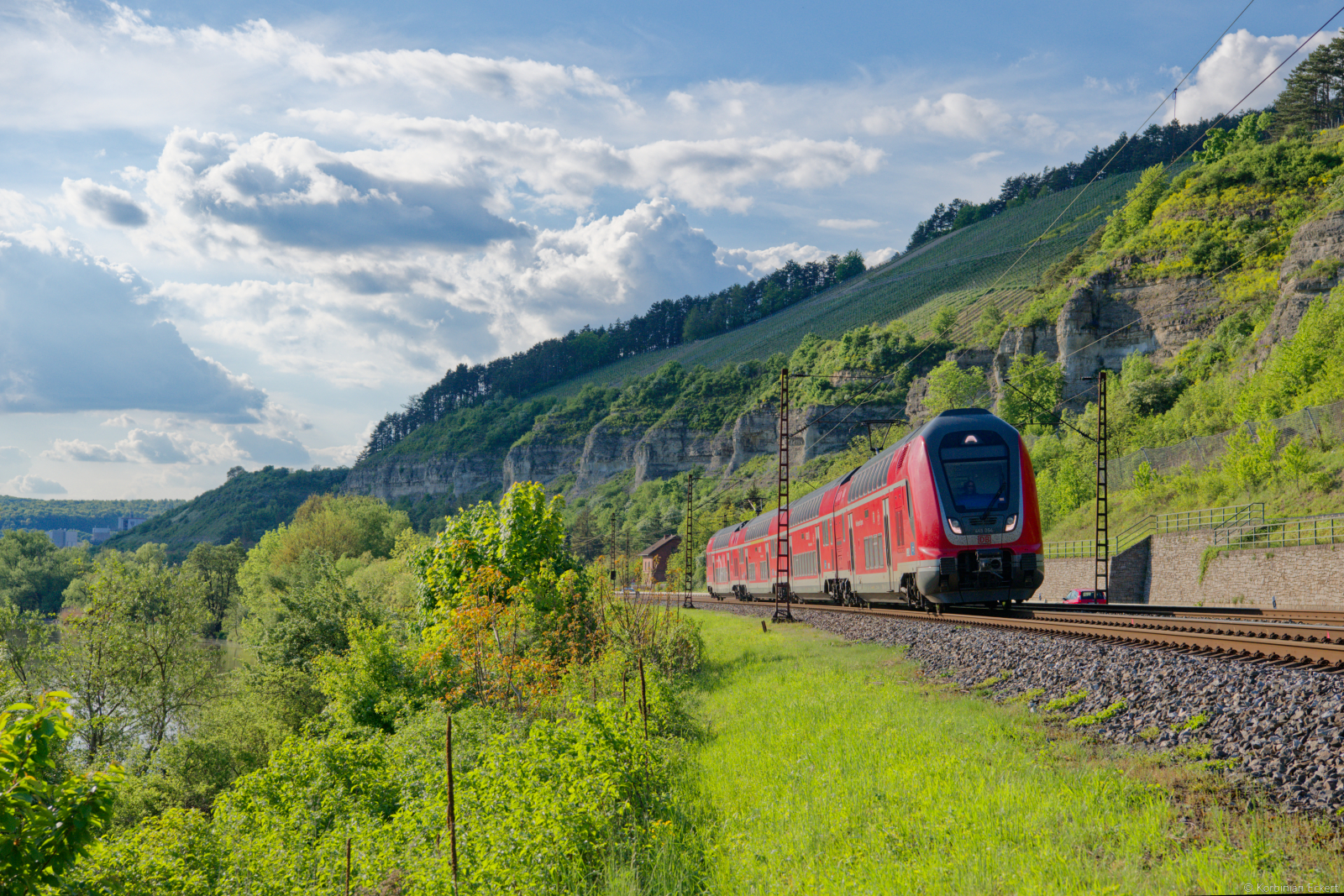 445 054 DB Regio als RB 4623 (Frankfurt (Main) Hbf - W�rzburg Hbf) bei Himmelstadt, 07.05.2022