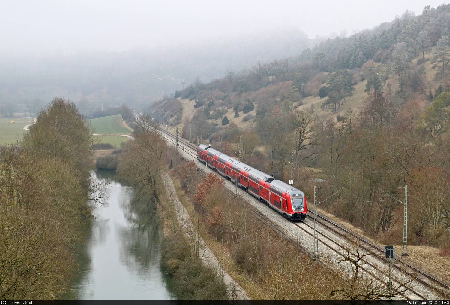 445 091-5 (Bombardier Twindexx Vario) fährt bei Dollnstein parallel zur Altmühl.

🧰 DB Regio Bayern
🚝 RB 59151 (RB16) Treuchtlingen–München Hbf
🕓 15.2.2023 | 11:53 Uhr