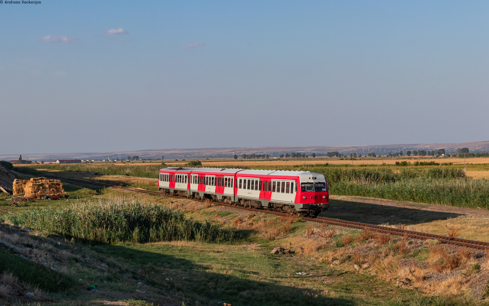 614 022 / 614 021 als R 10310 (Bârlad - Galati) bei Ijdileni 18.8.24