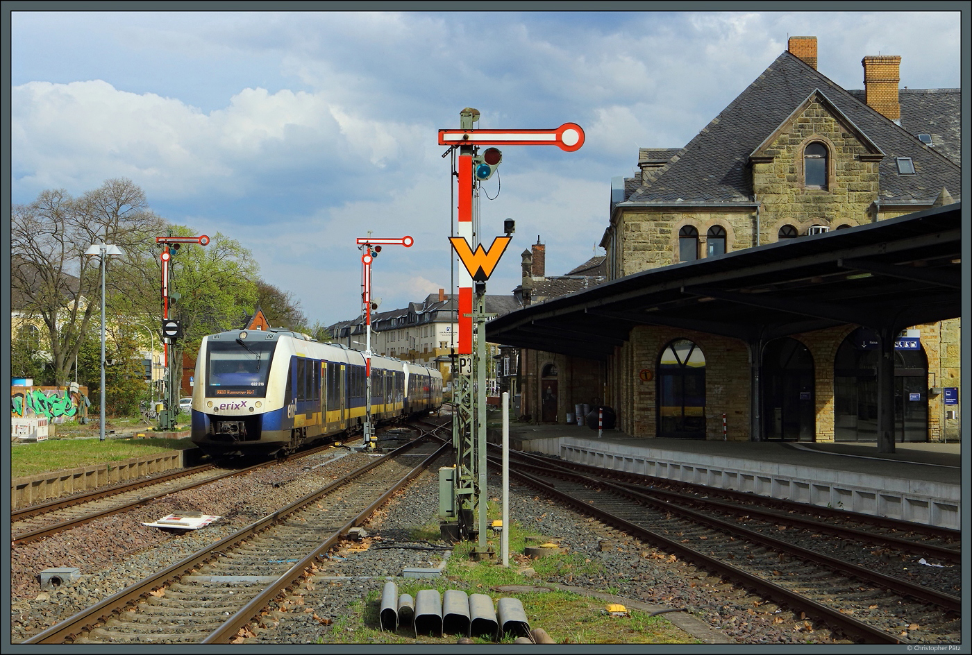 622 216 und 622 219 der Erixx fahren am 01.05.2023 als RE nach Hannover in den Bahnhof Goslar ein.