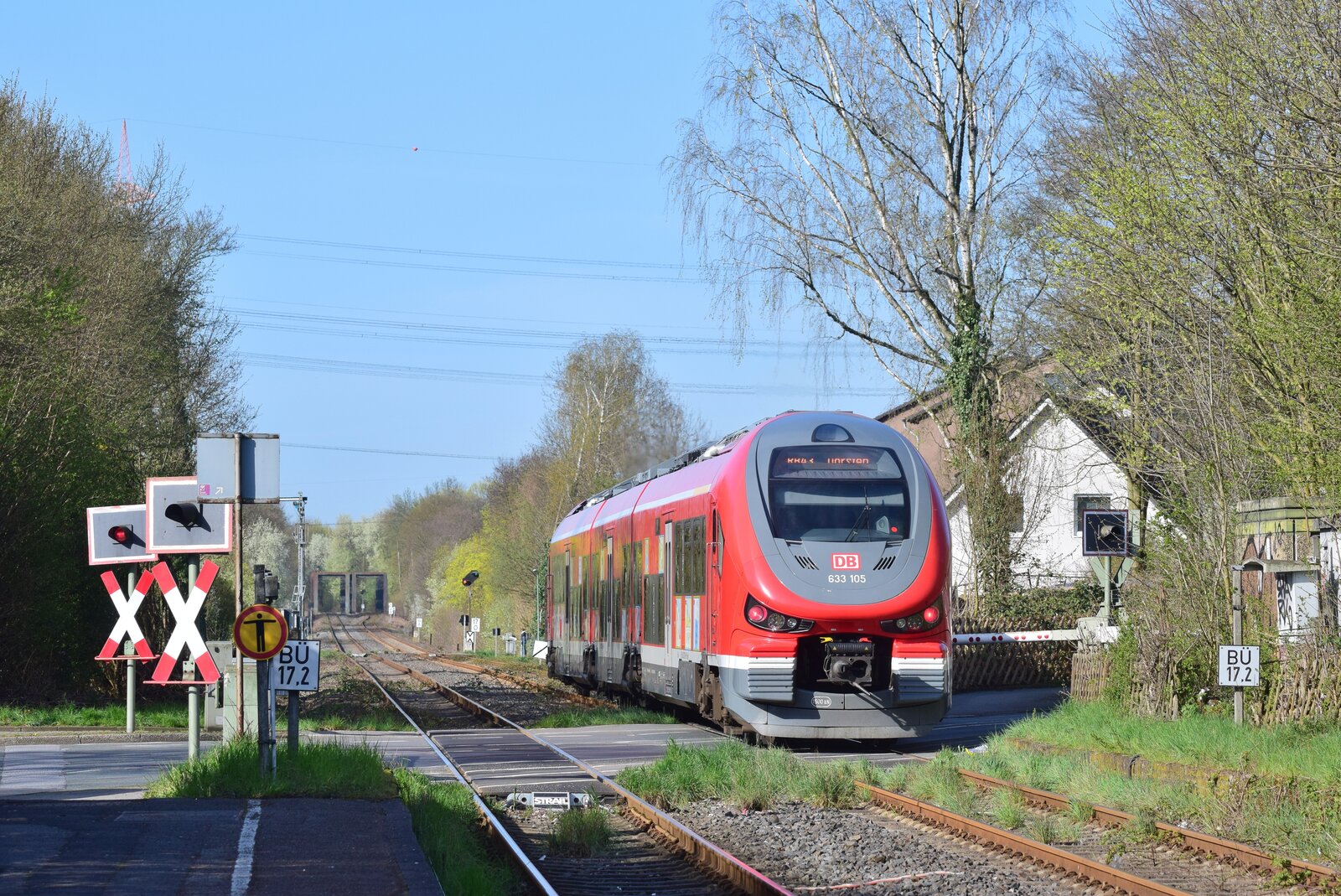 633 105 verlässt Dortmund Rahm in Richtung Dortmund Hbf.

Dortmund 14.04.2023