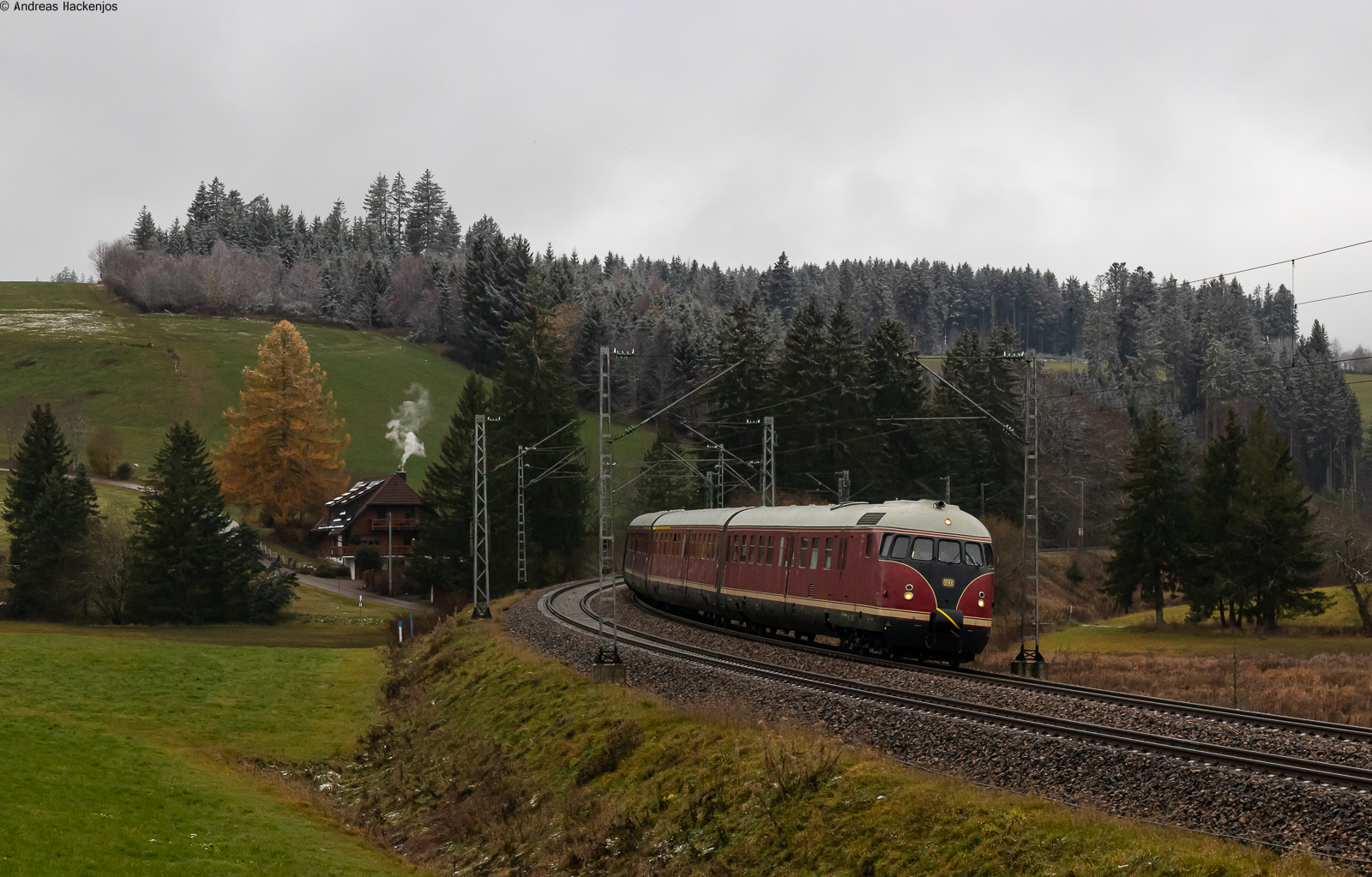 688 122 als RE 22750 (Ludwigshafen(Rhein)Hbf tief - Rottweil) be St.Georgen 2.12.22