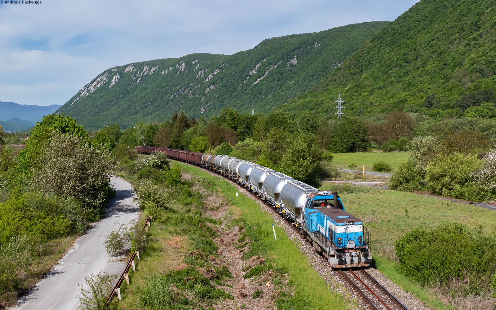 736 021 mit dem 82210 (Veľk� Ida - Ple�ivec) bei Slavec 5.5.26
