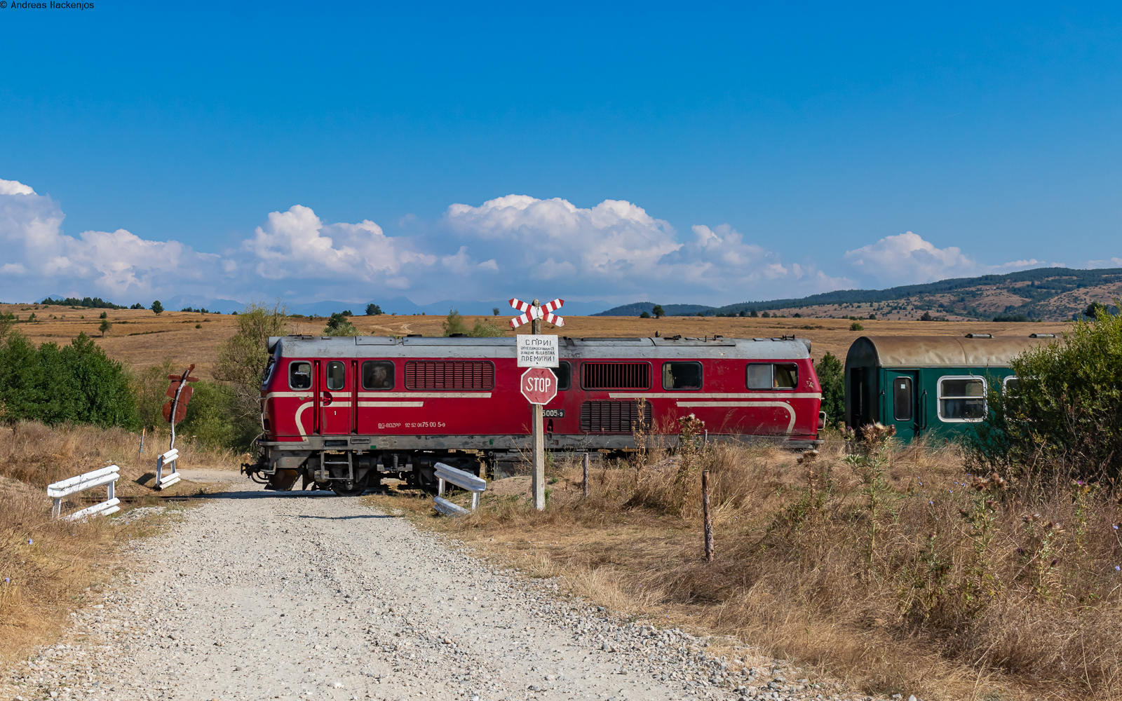 75 005 mit dem R 16104 (Dobrinishte - Septemvri) bei Bansko 3.9.23