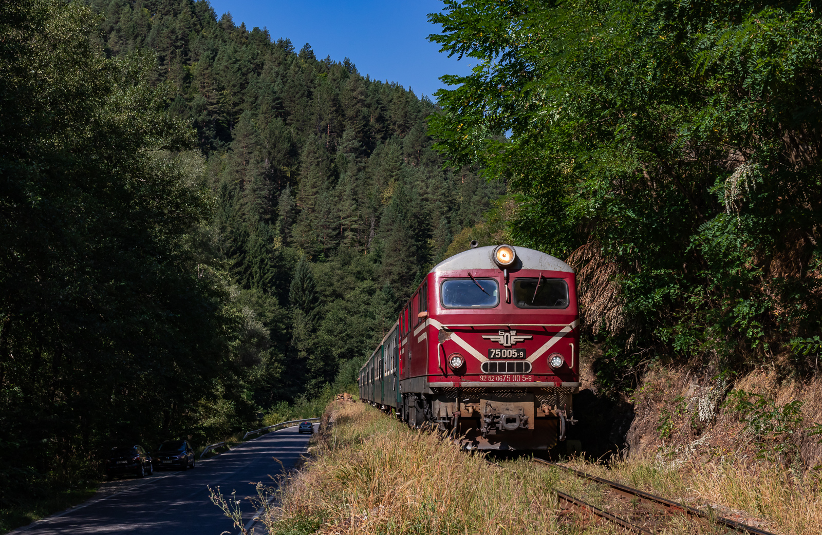 75 005 mit dem R 16104 (Dobrinishte - Septemvri) bei General Kowatschew 3.9.23