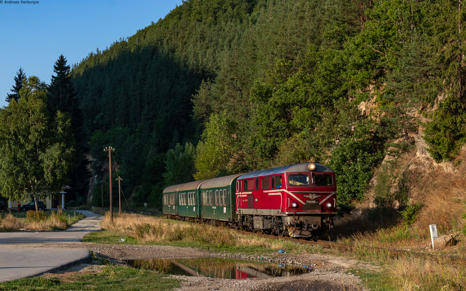 75 006 mit dem R 16102 (Dobrinishte - Septemvri) in Cherna Mesta 3.9.23