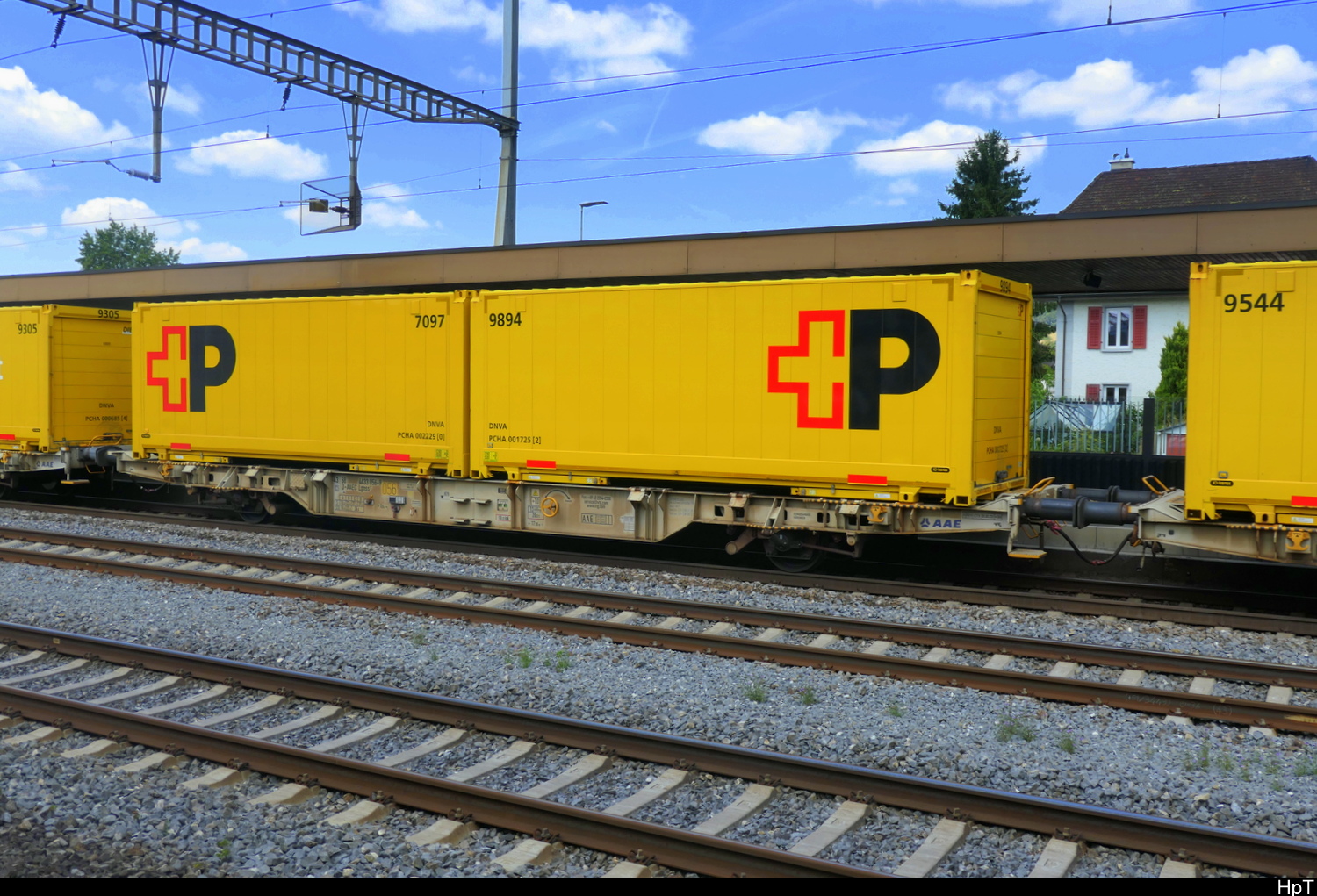 AAEC - Lgnss 43 68 4466 056-9 mit zwei Postcontainer der Schweizer Post unterwegs in Rupperswil am 23.07.2026