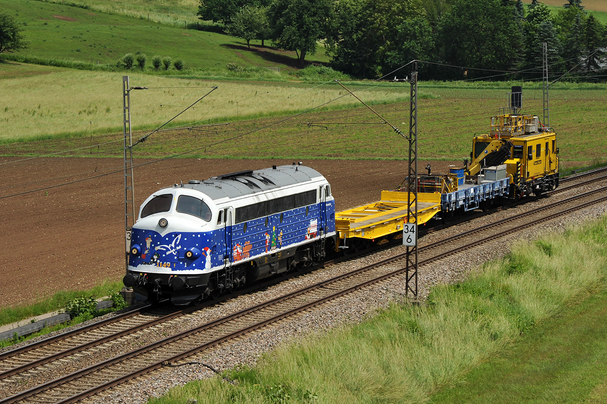 Altmark-Rail NoHAB 1149 227 008-0 mit Bauzug von der Nassachtalbrücke 12.06.2021