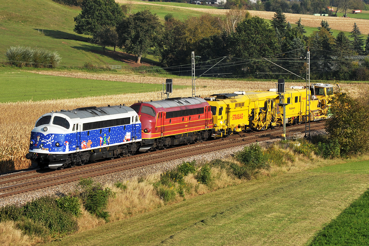 Altmark-Rails NoHAB 227 007 & 227 010 mit STRABAG Stopfpress von der Nassachtalbrücke 17.10.2021
