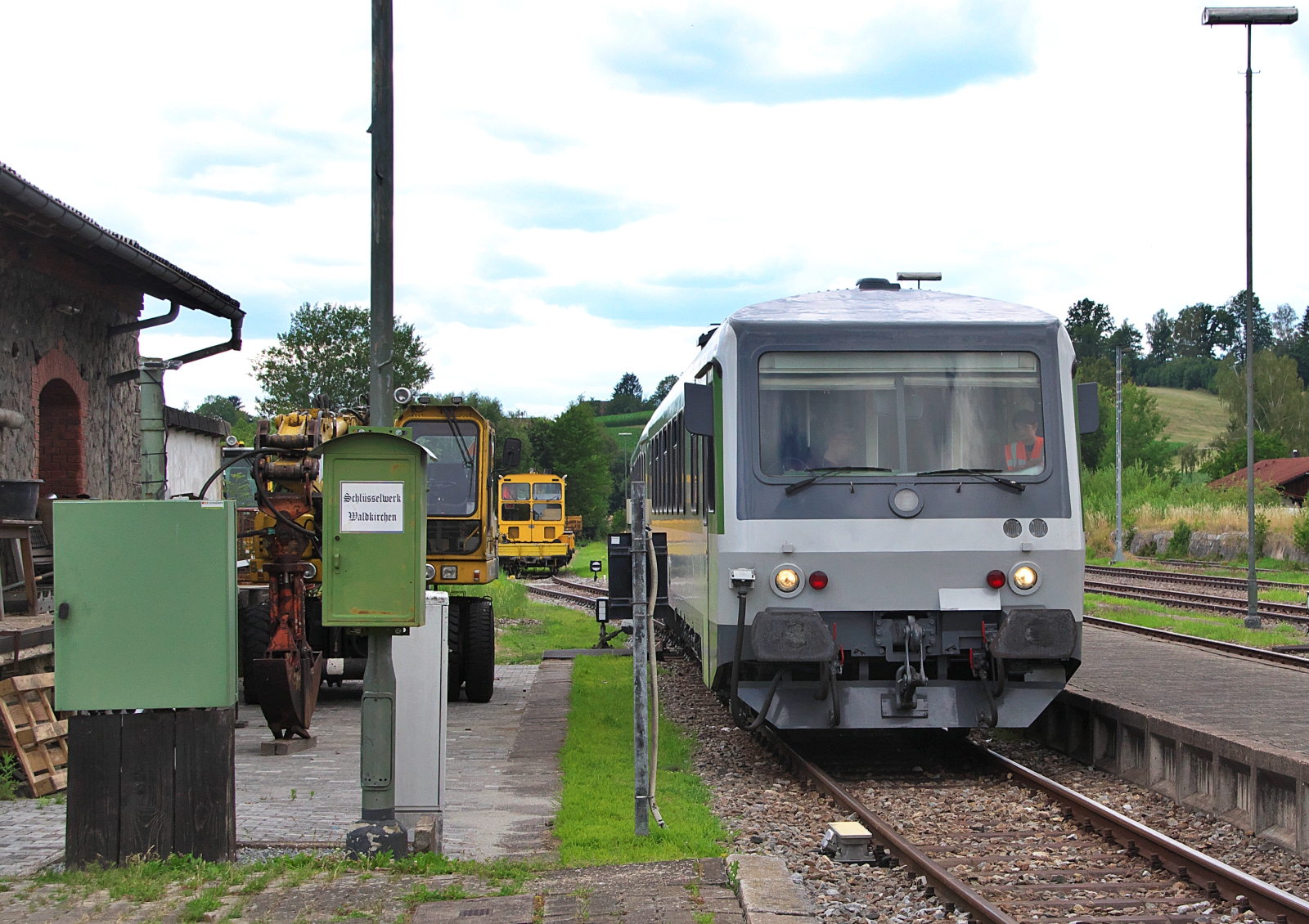 Am 12.07.2026 war Fahrtag auf der Ilztalbahn. 629 072 beim Halt in Waldkirchen, gleich geht es weiter nach Freyung.