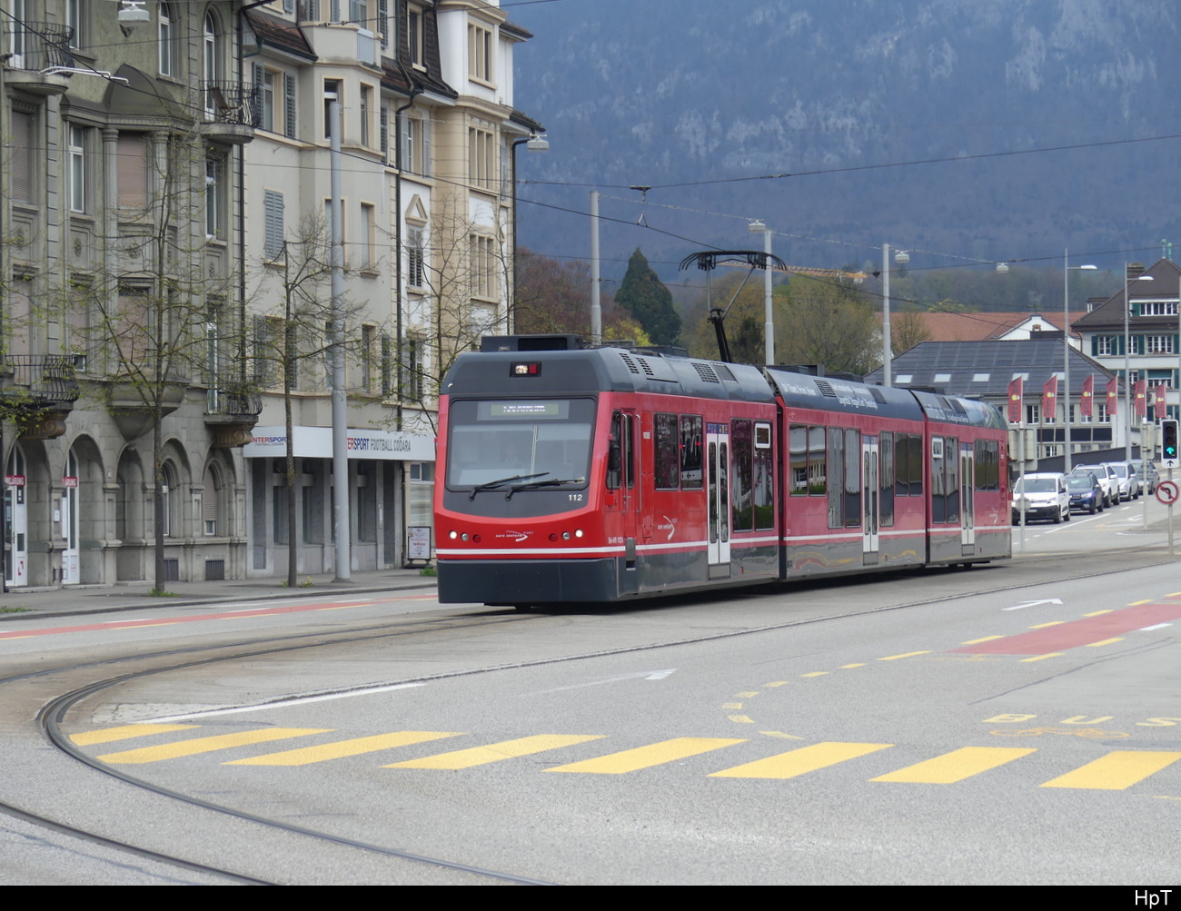 asm Oberaargau - Be 4/8  112 bei der zufahrt zum Bhf. Solothurn am 19.04.2023