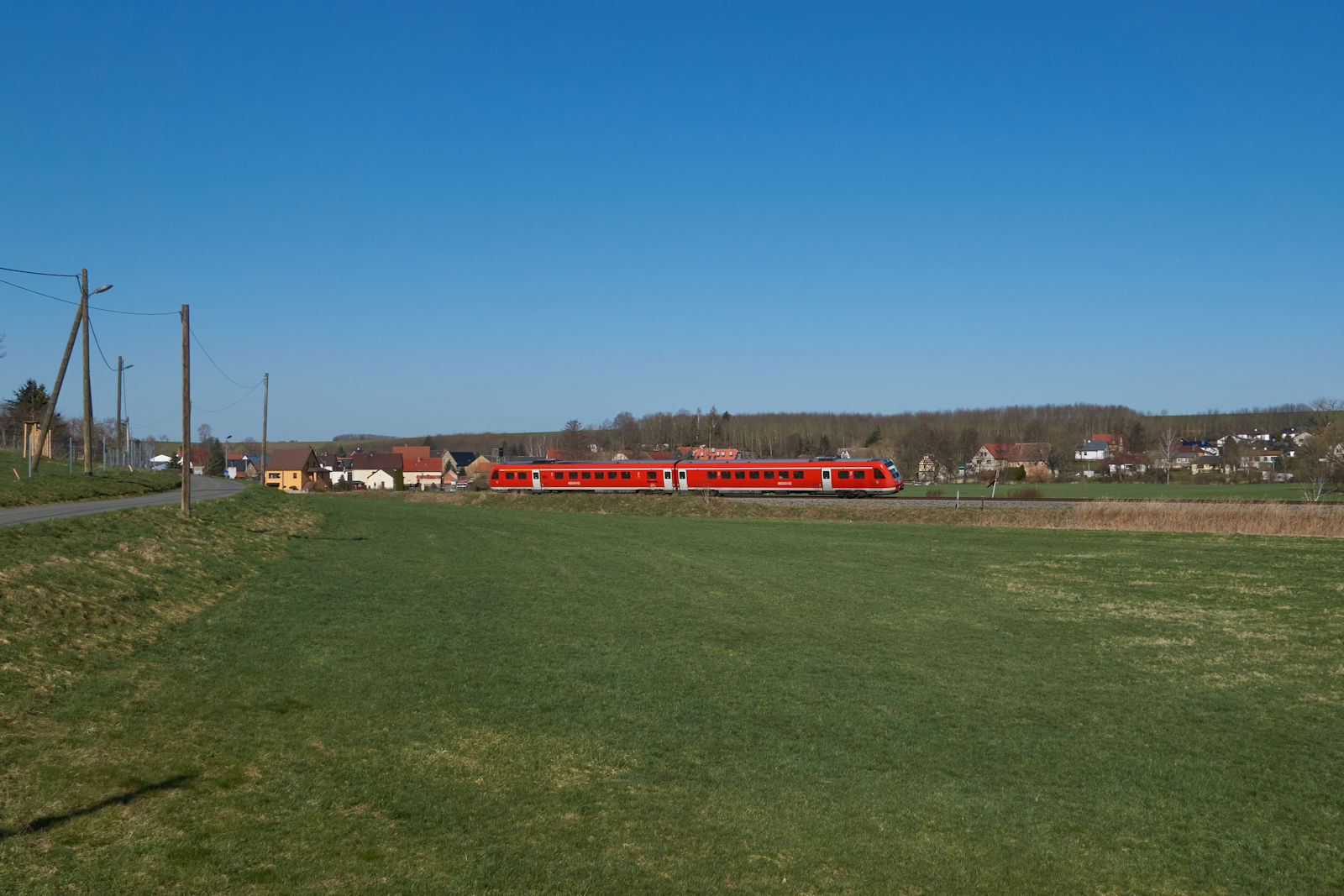 Auf dem Weg von Erfurt nach Altenburg war ein unbekannter 612 als Regionalexoress am 30.03.2021 bei Großstöbnitz.