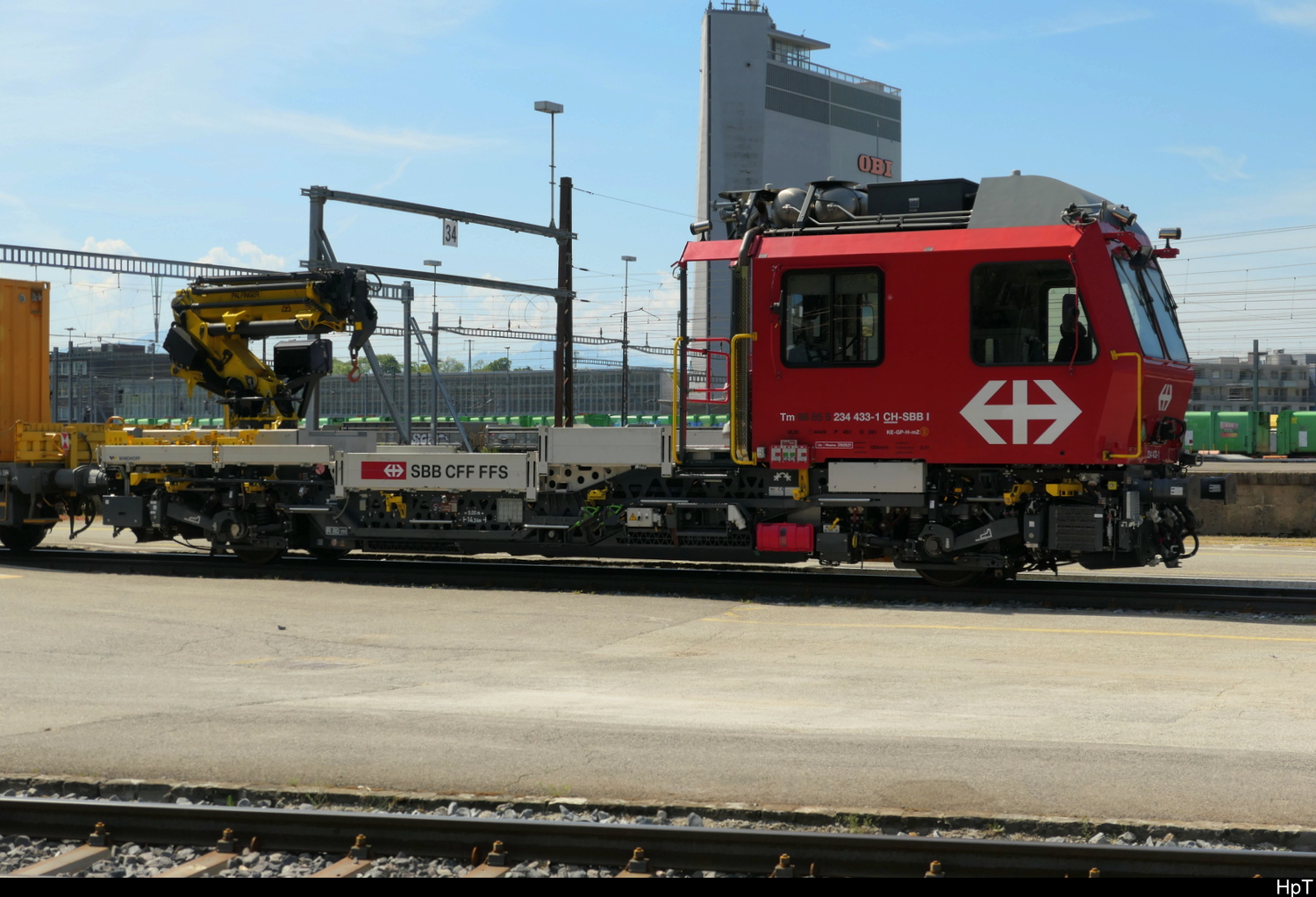 Baudiensttraktor 98 85 5 234 433-7 abgestellt im G�terbahnhof Renens am 02.05.2026