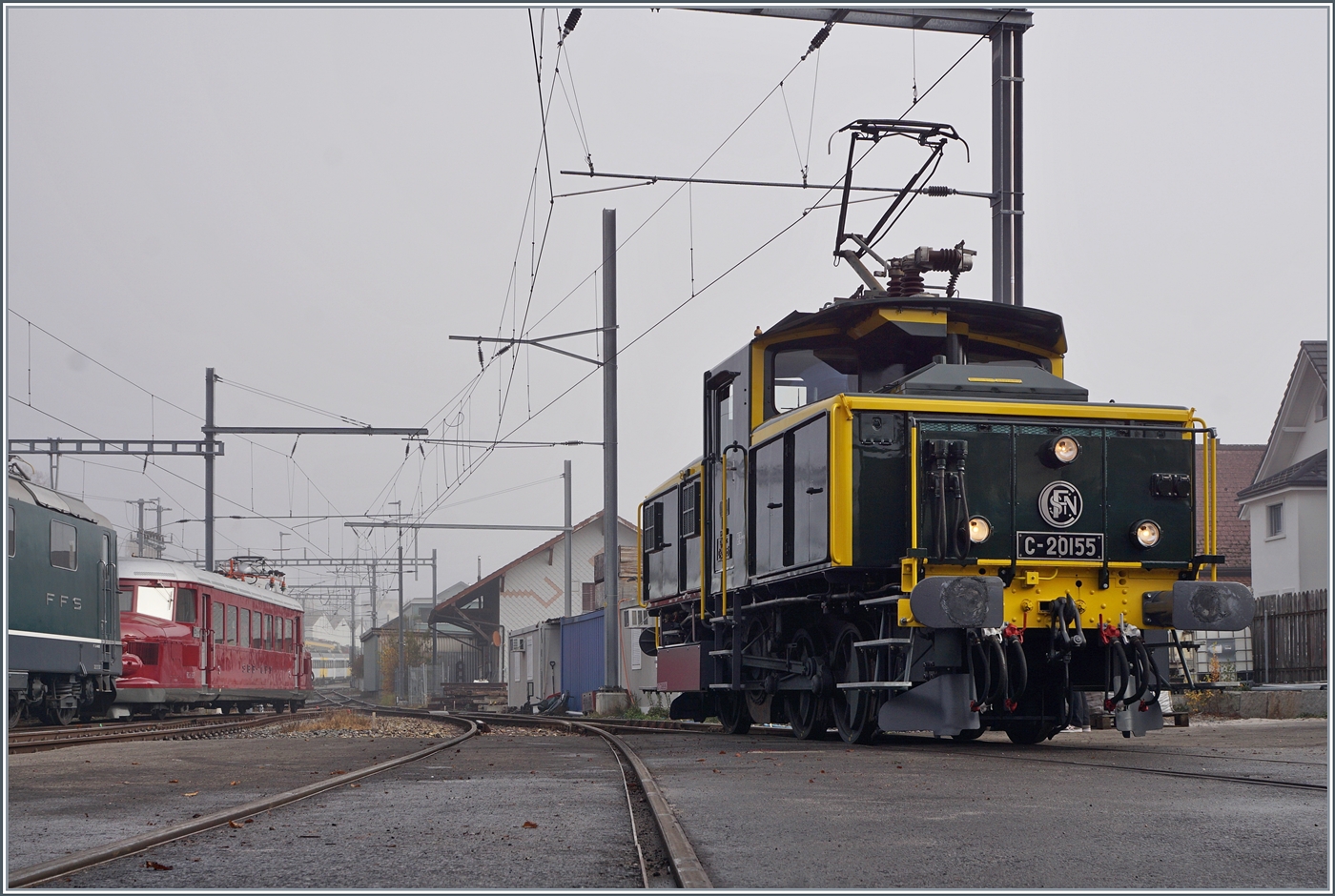 Beim Stand des Verein Team C-20155  konnte die  SNCF C 20155 UIC N° 97 85 1 932-0 (ex SBB Ee 3/3 II 16515, ex SNCF C 20155) von allem Seiten fotografiert werden, was reichlich genutzt wurde, wobei mir das Sujet mit dem OeBB Roten Pfeil im Hintergrund am besten gefällt. 

8. November 2025