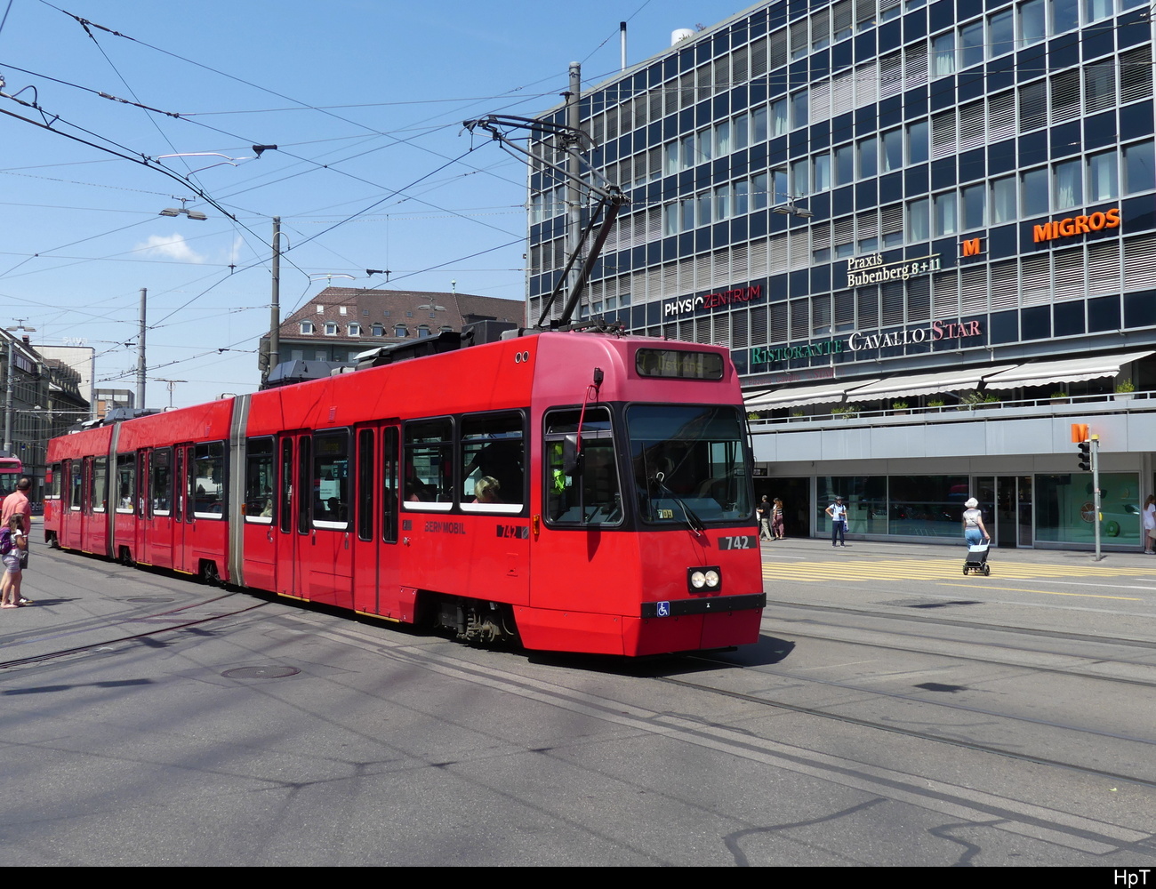 Bern Mobil - Be 4/8 742 unterwegs auf der Linie 7 in der Stadt Bern am 17.06.2023