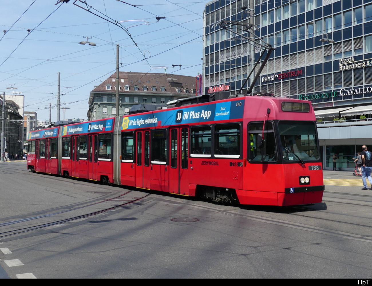 Bern Mobil - Be 4/8 738 unterwegs auf der Linie 6 in der Stadt Bern am 17.06.2023