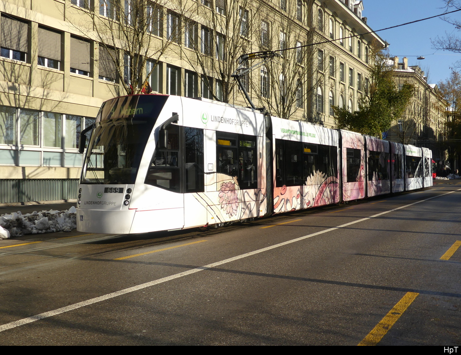 Bern Mobil - Be 6/8 669 unterwegs auf der Linie 9 in der Bundesgasse in Bern am 2024.11.25