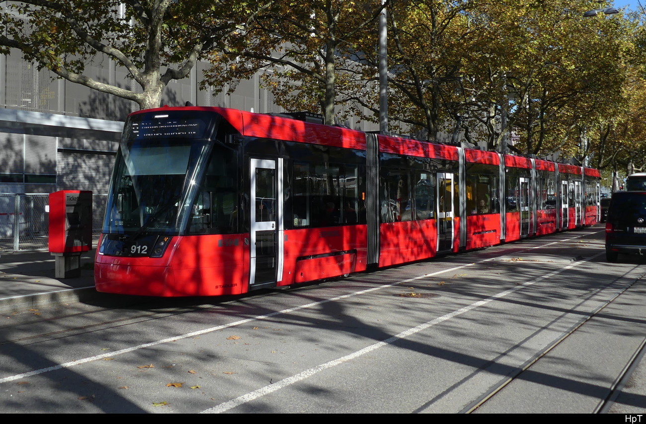 Bern Mobil - Tram Be 6/8 912 unterwegs als Shuttle von der Haltestelle Bern Wankdorf bis zum Depot Bolligenstrasse vor der Haltestell Bahnhof Wankdorf am 28.10.2023