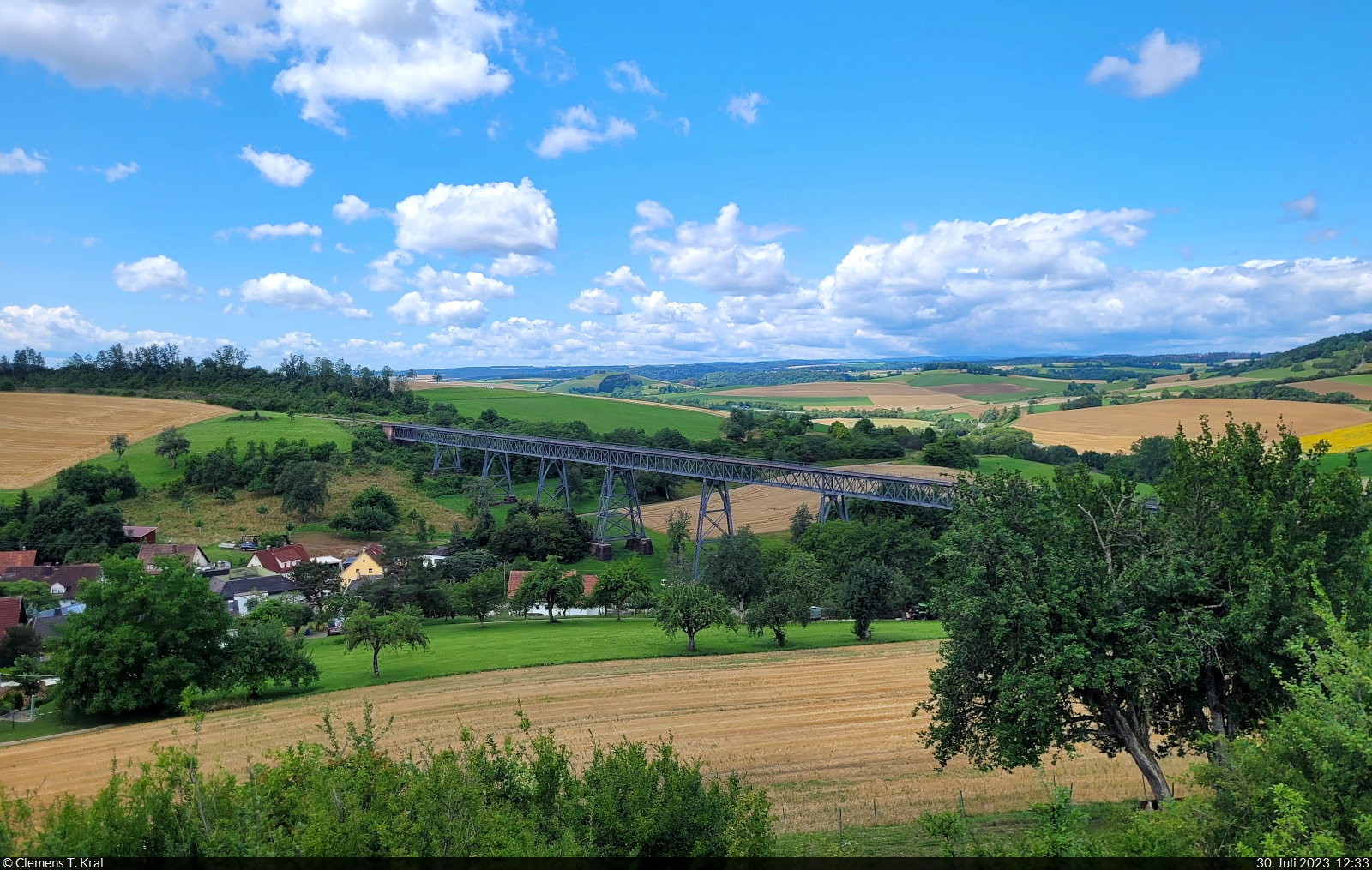 Blick auf das 264 Meter lange Epfenhofer Viadukt, eines der Erkennungsmerkmale der Sauschwänzlebahn zwischen Blumberg-Zollhaus und Weizen.

🕓 30.7.2023 | 12:33 Uhr