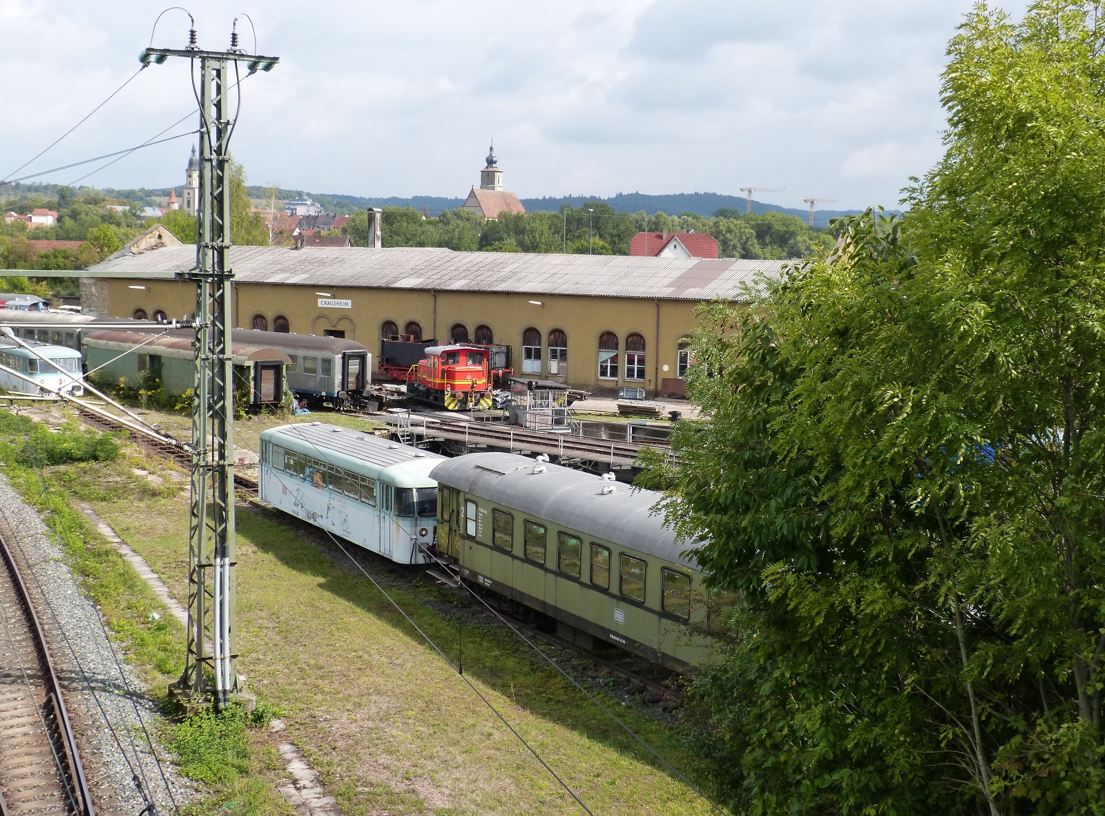 Blick auf das ehemalige Bahnbetriebswerk Crailsheim am 11.09.2022 von einer Fußgängerbrücke