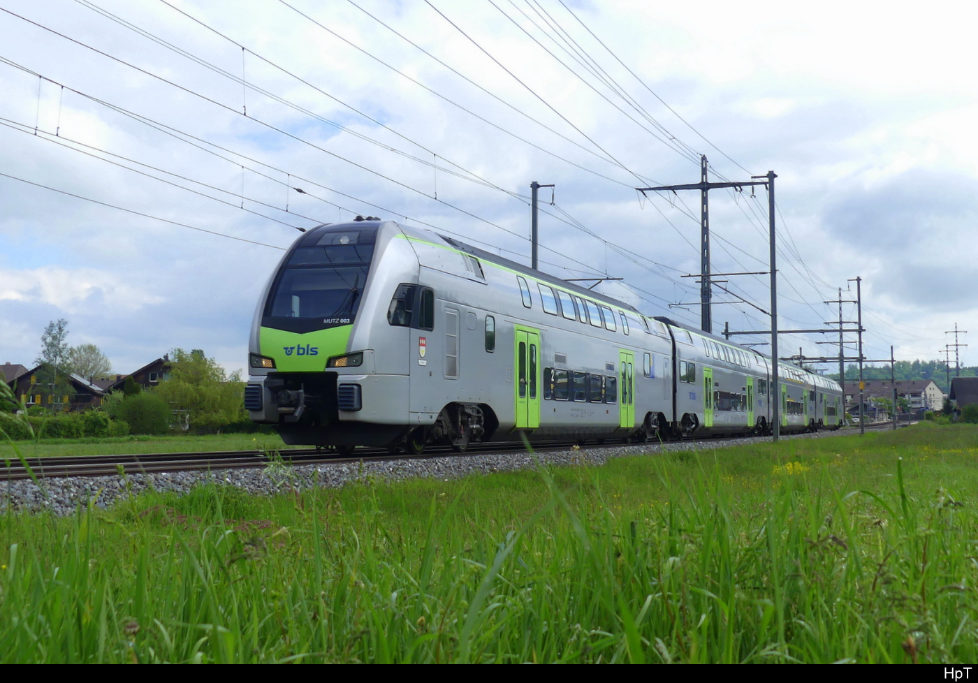 BLS - RABe 515 003 unterwegs nach Bern bei Lyssach am 2024.05.08