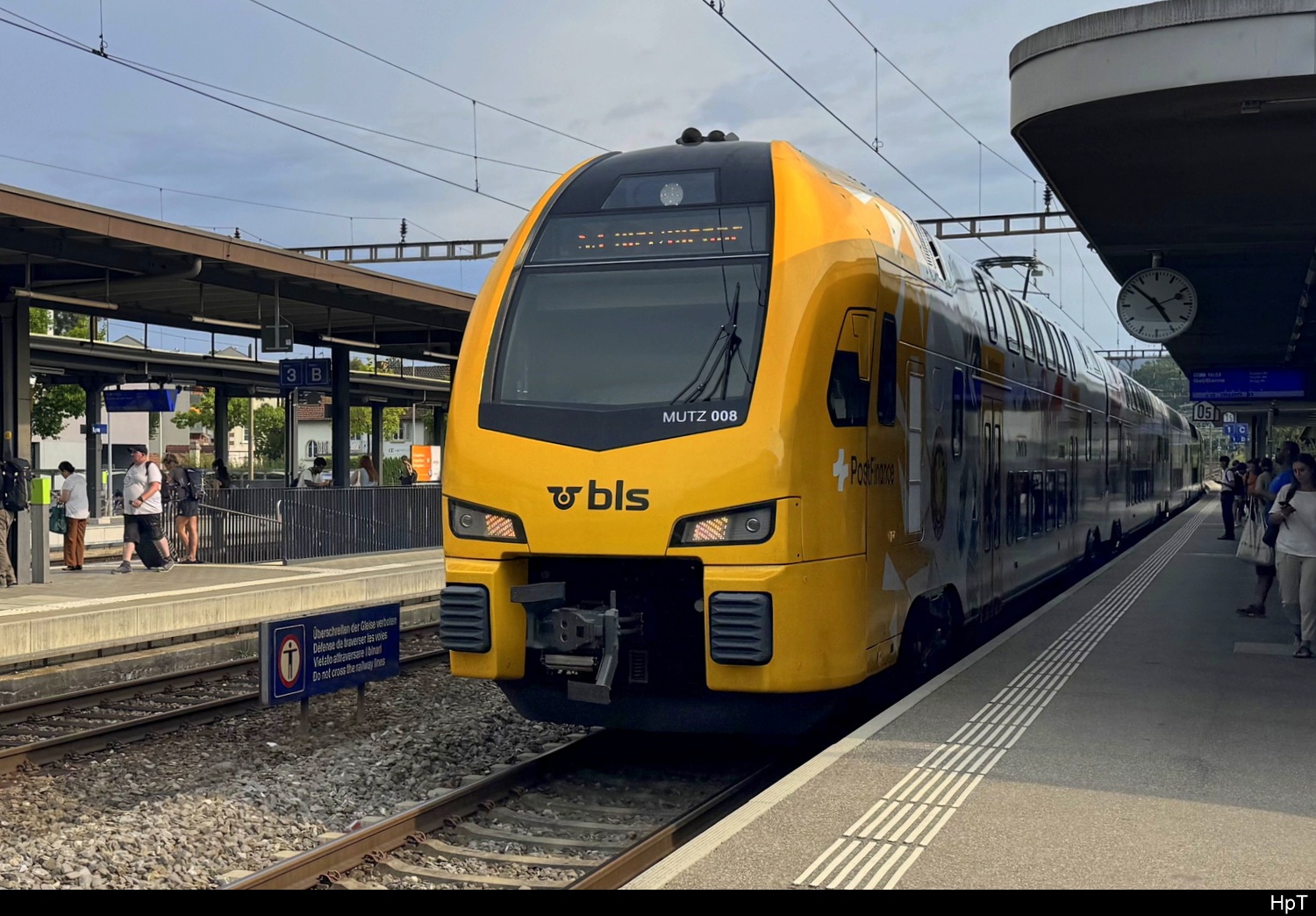 BLS - RABe 515 008 bei der einfahrt im Bhf. Lyss am 19.08.2025