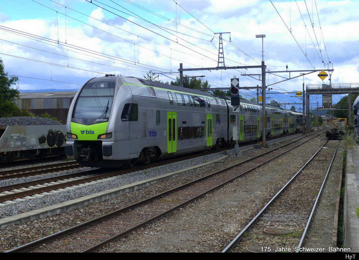 BLS - RABe 515 037 unterwegs in Lyss am 17.09.2022
