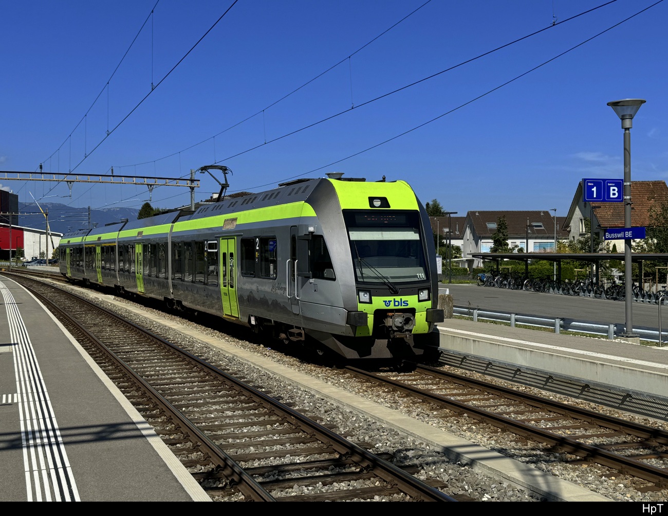 BLS - RABe 535 111 im Bhf. Busswil am 2024.08.22