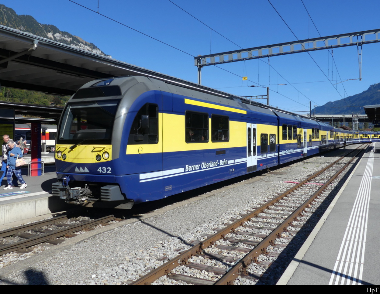 BOB - Steuerwagen ABt 432 im Bhf. Interlaken Ost am 05.10.2022