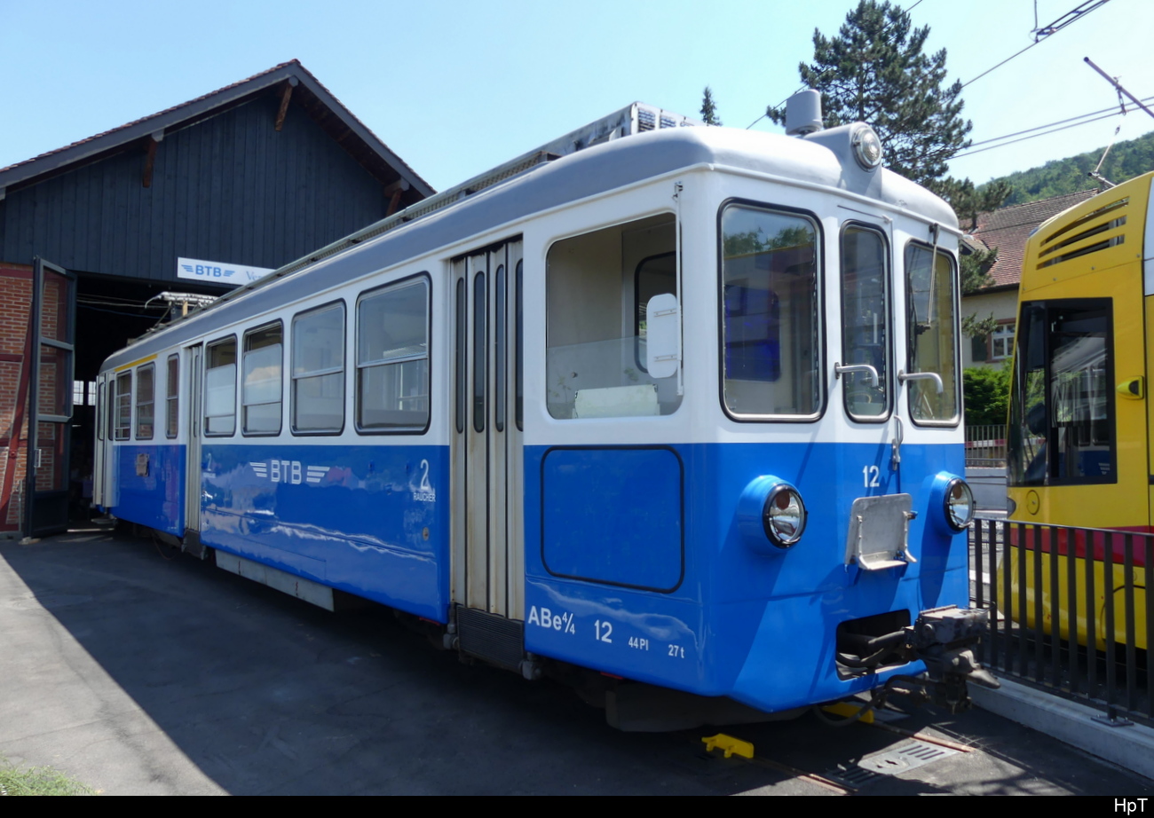 BTB (BLT) - Oldtimer Triebwagen ABe 4/4 12 abgestellt und Ausgestellt vor der ehemaligen BLT Remise in Rodersdorf am 10.06.2023