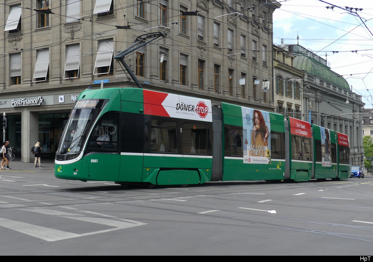 BVB - Be 4/6 6007 unterwegs in der Stadt Basel am 17.07.2023