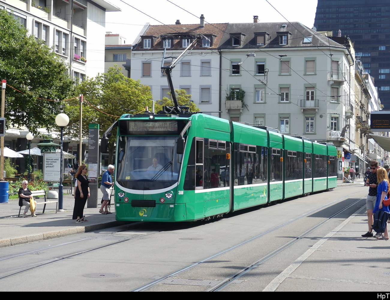 BVB - Be 6/8 308 unterwegs auf der Linie 14 in Basel am 17.07.2023