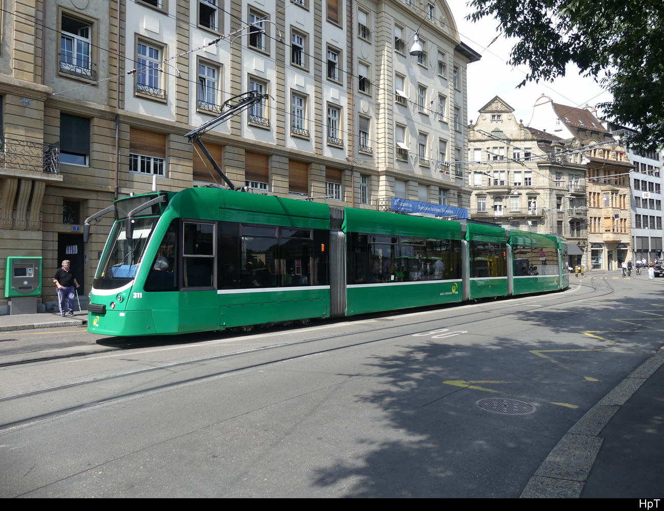 BVB - Be 6/8 311 unterwegs auf der Linie 8 in Basel am 17.07.2023