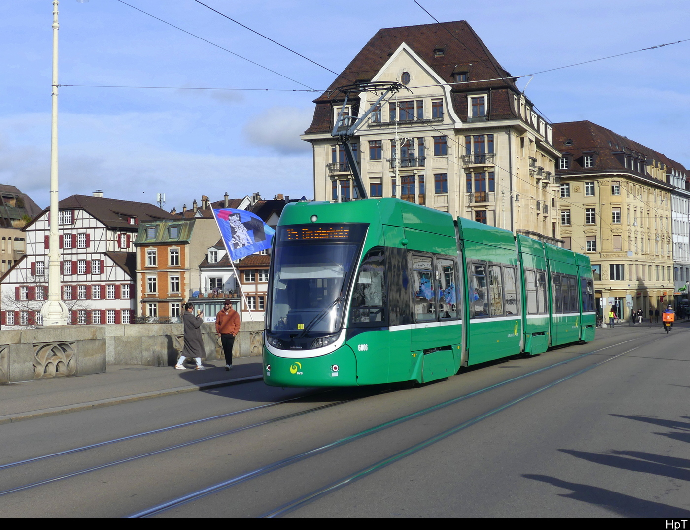 BVB - Tram Be 4/6  6006 unterwegs in der Stadt Basel am 04.02.2024