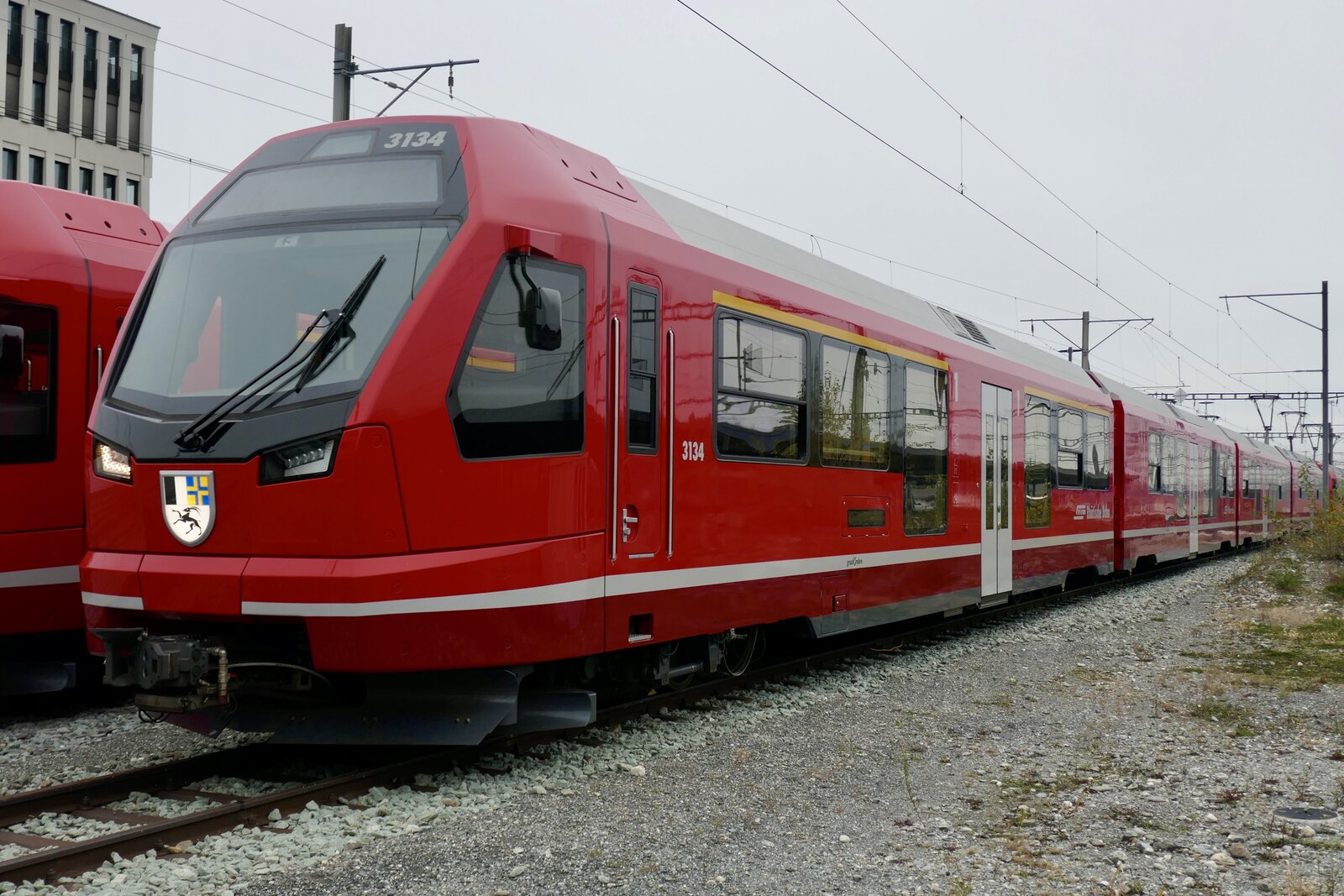Capricorn ABe 4/16 3134 der RhB am 13.11.22 beim Bahnhof Landquart abgestellt.