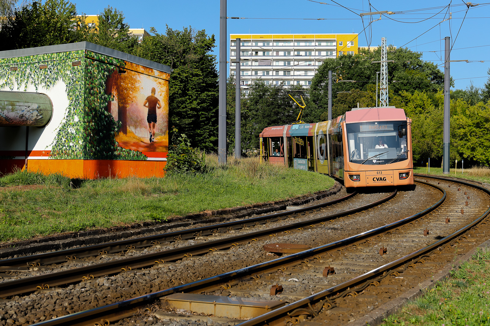 Chemnitz am Morgen des 24.8.26.  Wagen 613 der CVAG Linie 5 nach Gablenz an der Ecke Wladimir-Sagorski Straße / Südring.