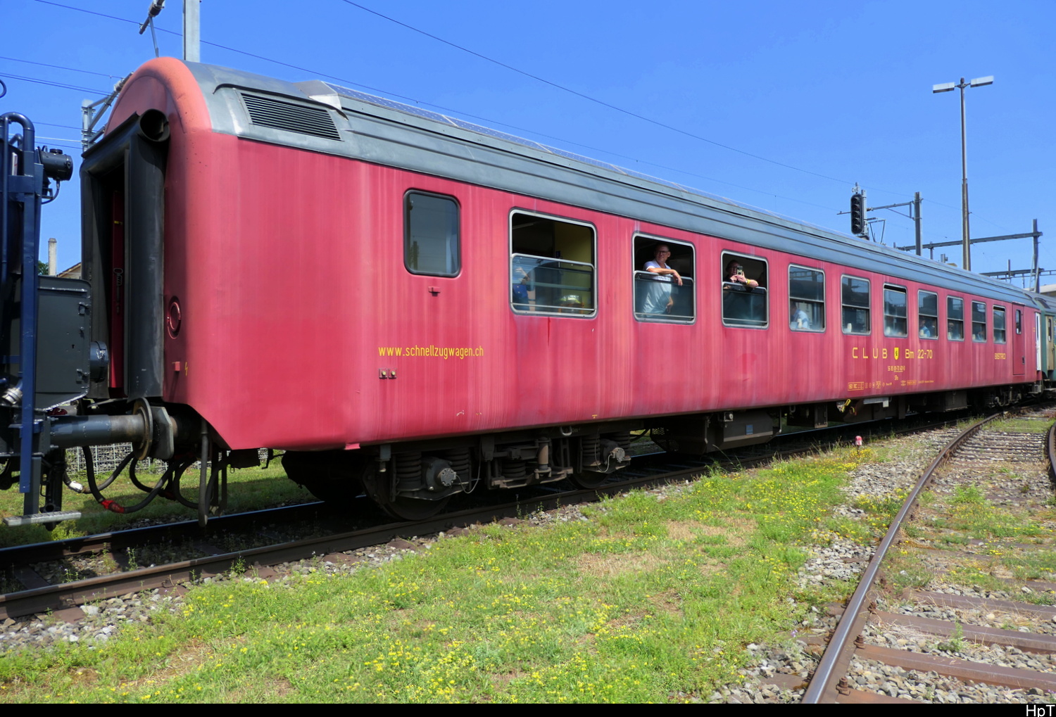 Clup Bm 22-70 mit dem Wagen SRm 56 85 89-70 401-0 zu Besuch im Bahnmuseum Locorama in Romanshorn am 19.07.2026