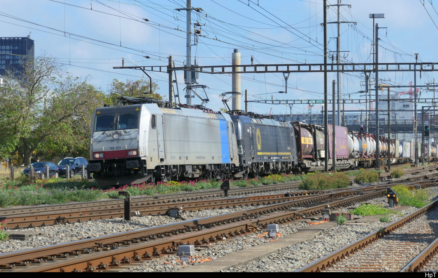 D-RailPool  + Beacon- Loks 186 501-3 + 193 660 unterwegs in Pratteln am 02.10.2026