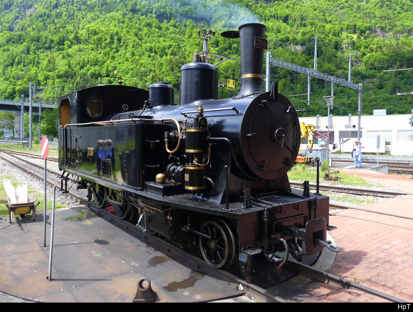 Dampflok G 3/4  208 im Areal der Ballenberg Dampfbahn in Interlaken Ost am 2024.05.25