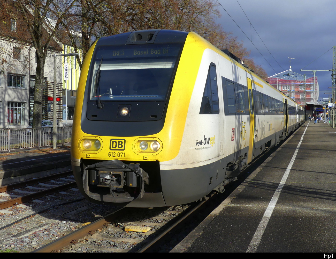 DB - ABpd 95 80 0 612 071-0 als IRE3 von Singen nach Basel Bad. Bahnhof via Schaffhausen am 26.11.2023