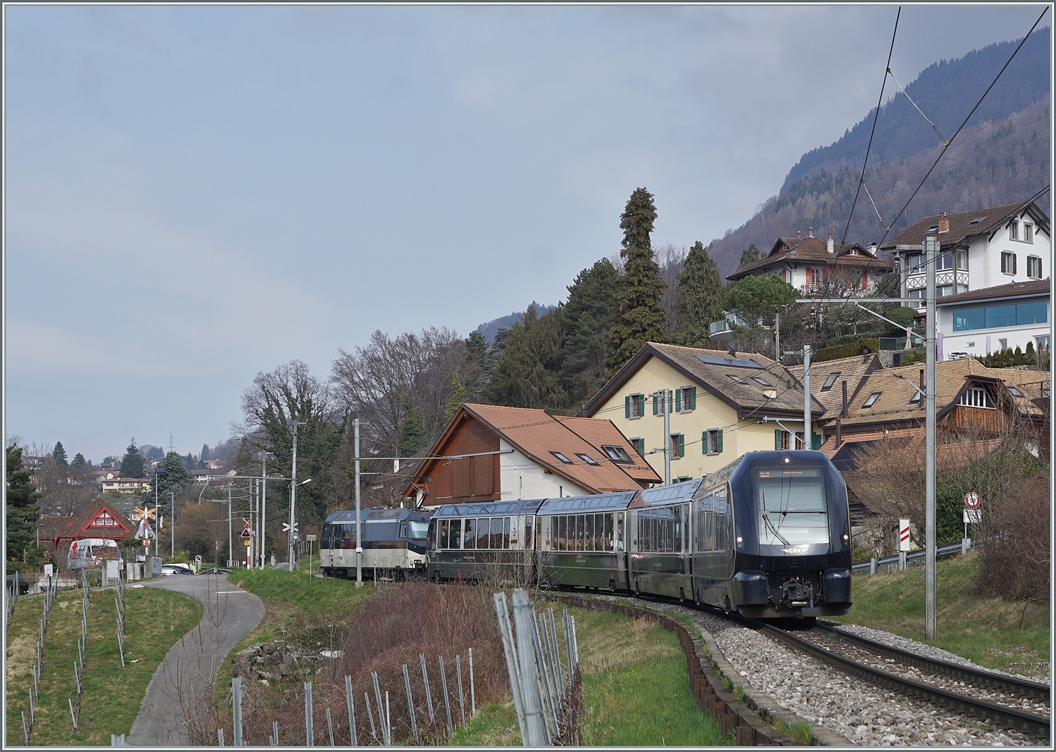 Der GoldenPass Express GPX 4065 ist bei Fontanivent schon fast am Ziel seiner Fahrt von Interlaken Ost nach Montreux.

28. Februar 2024